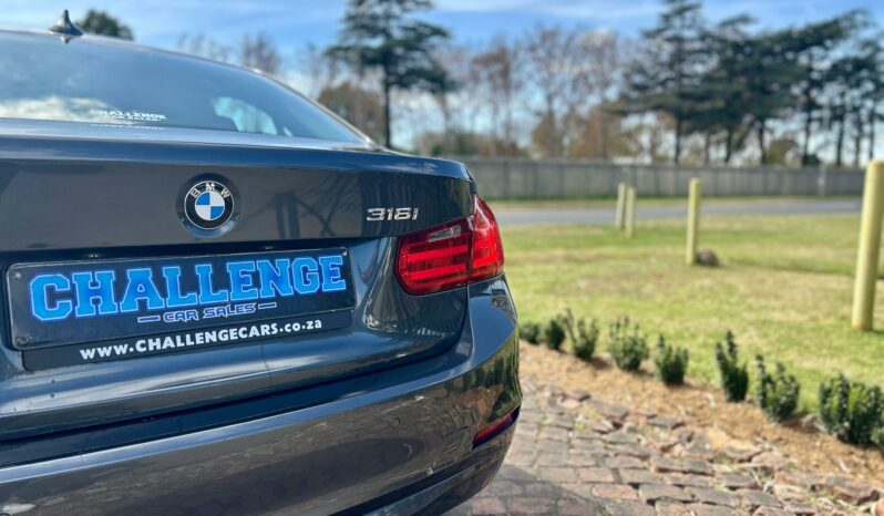 
								BMW 3 Series 316i Auto full									