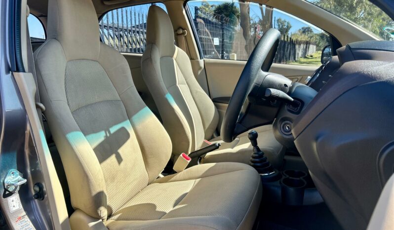 
								Honda Brio Hatch 1.2 Comfort full									