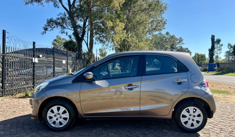 
								Honda Brio Hatch 1.2 Comfort full									