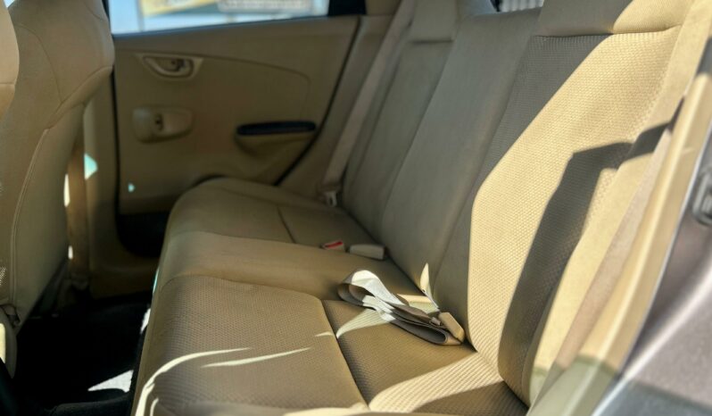 
								Honda Brio Hatch 1.2 Comfort full									
