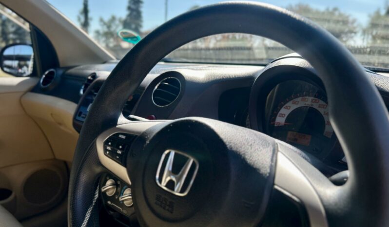 
								Honda Brio Hatch 1.2 Comfort full									