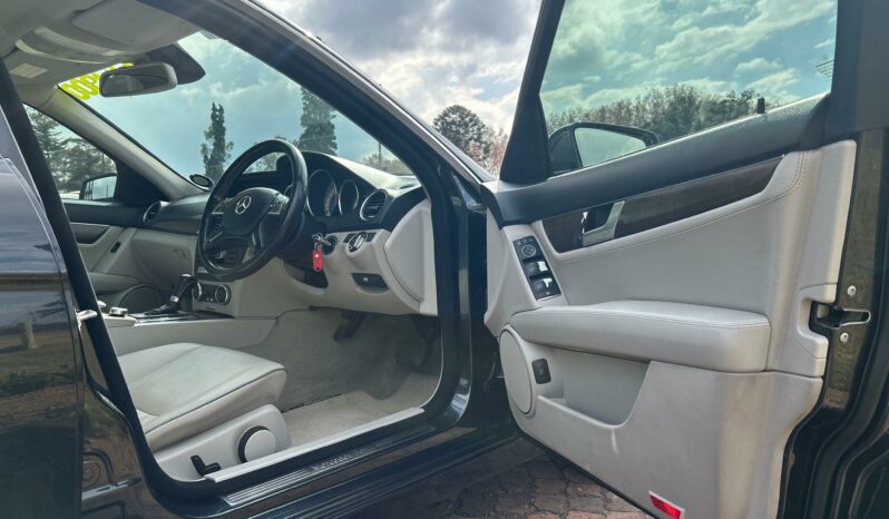 
								Mercedes-Benz C-Class C350CDI Elegance full									