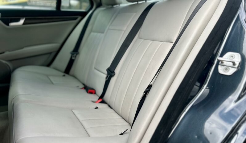 
								Mercedes-Benz C-Class C350CDI Elegance full									