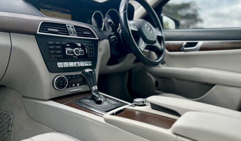 
								Mercedes-Benz C-Class C350CDI Elegance full									