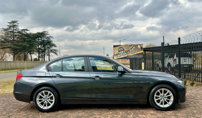 
								BMW 3 Series 316i Auto full									