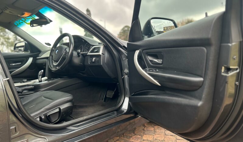 
								BMW 3 Series 316i Auto full									