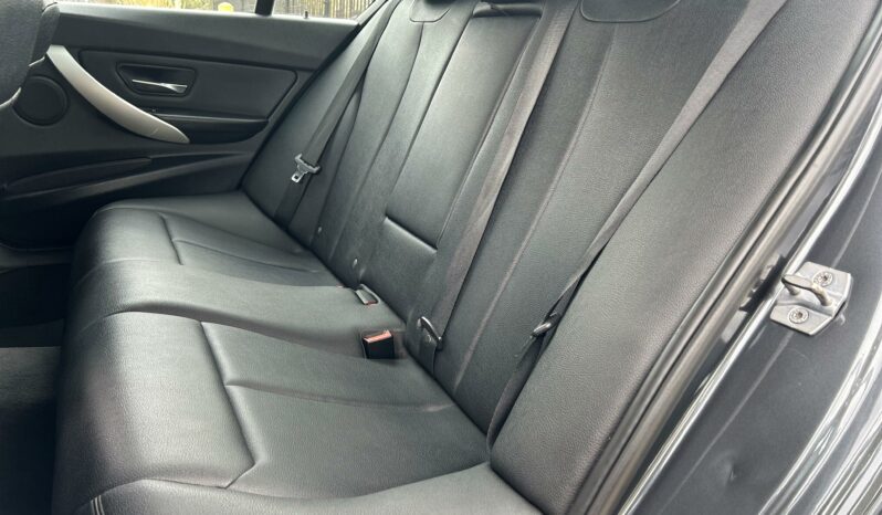 
								BMW 3 Series 316i Auto full									