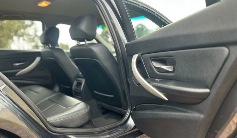 
								BMW 3 Series 316i Auto full									