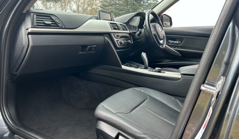 
								BMW 3 Series 316i Auto full									