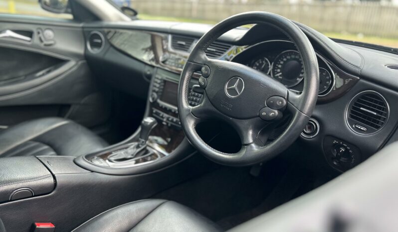 
								Mercedes-Benz CLS CLS500 full									
