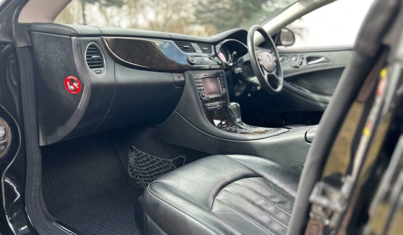 
								Mercedes-Benz CLS CLS500 full									