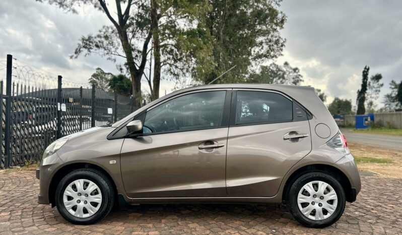 
								Honda Brio Hatch 1.2 Comfort full									