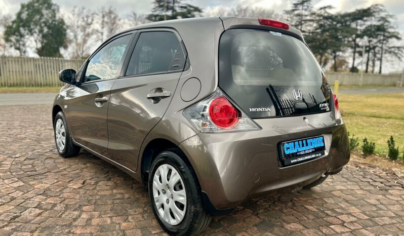 
								Honda Brio Hatch 1.2 Comfort full									
