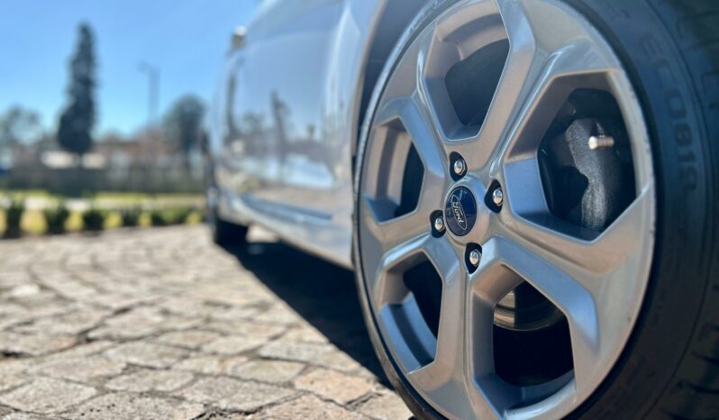 
								Ford Fiesta ST full									