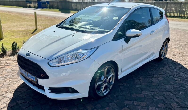 
								Ford Fiesta ST full									