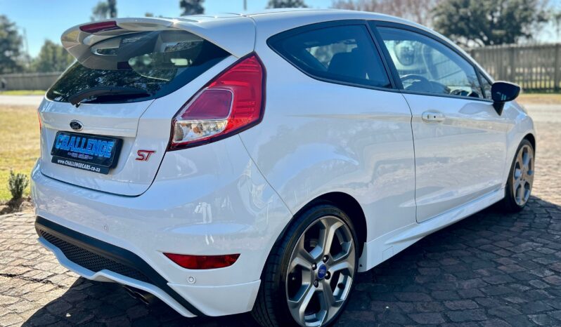 
								Ford Fiesta ST full									