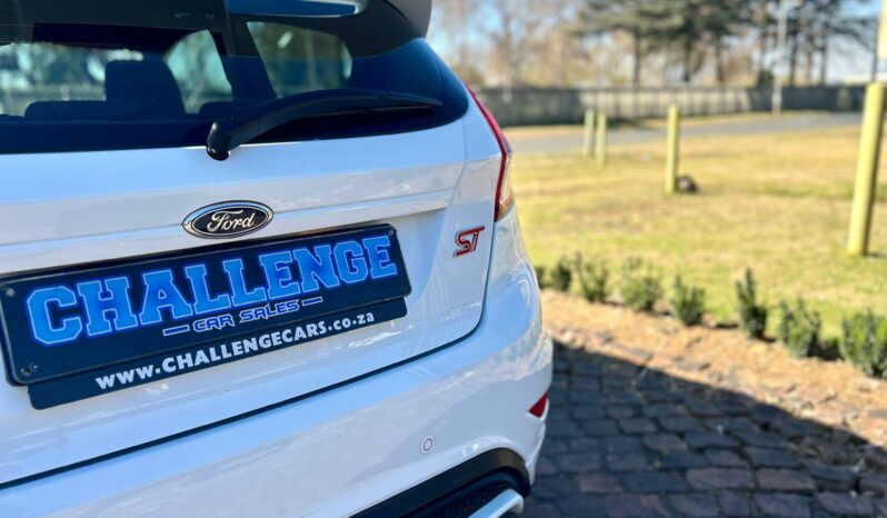 
								Ford Fiesta ST full									