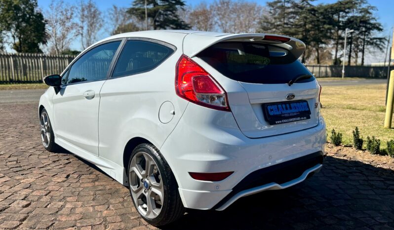 
								Ford Fiesta ST full									