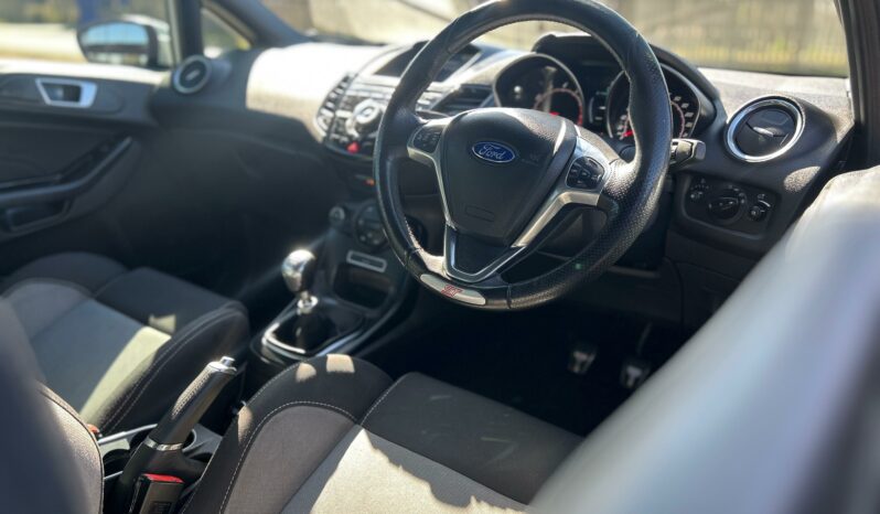 
								Ford Fiesta ST full									