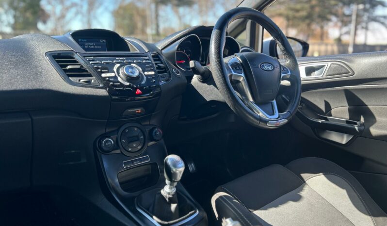 
								Ford Fiesta ST full									