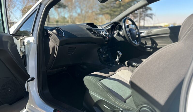 
								Ford Fiesta ST full									