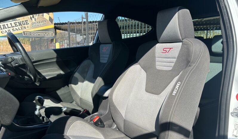 
								Ford Fiesta ST full									