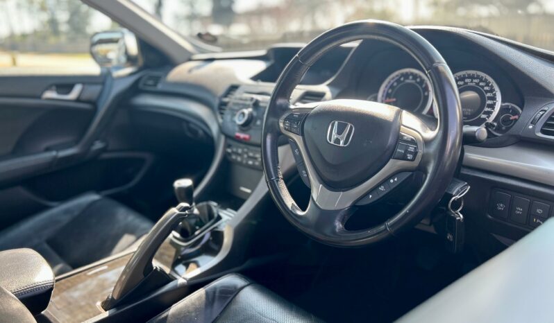 
								Honda Accord 2.4 Executive full									