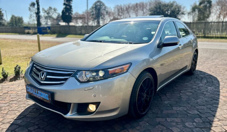 
								Honda Accord 2.4 Executive full									