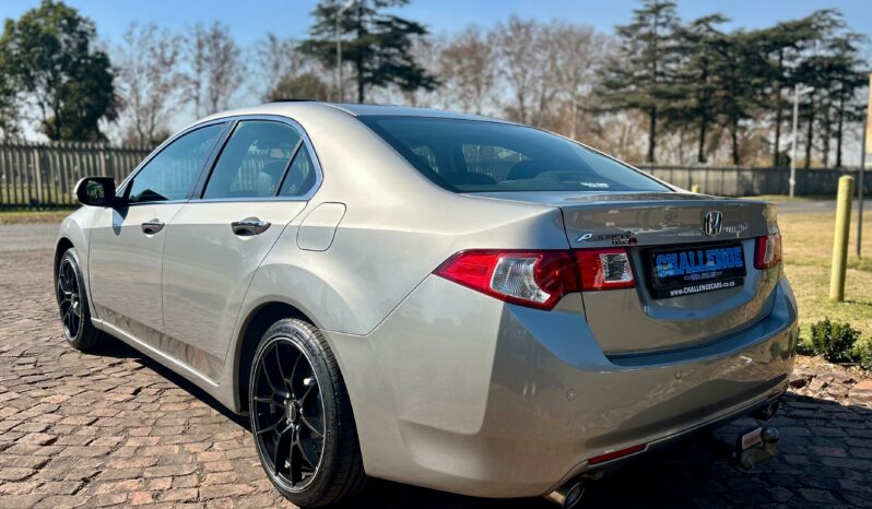 
								Honda Accord 2.4 Executive full									