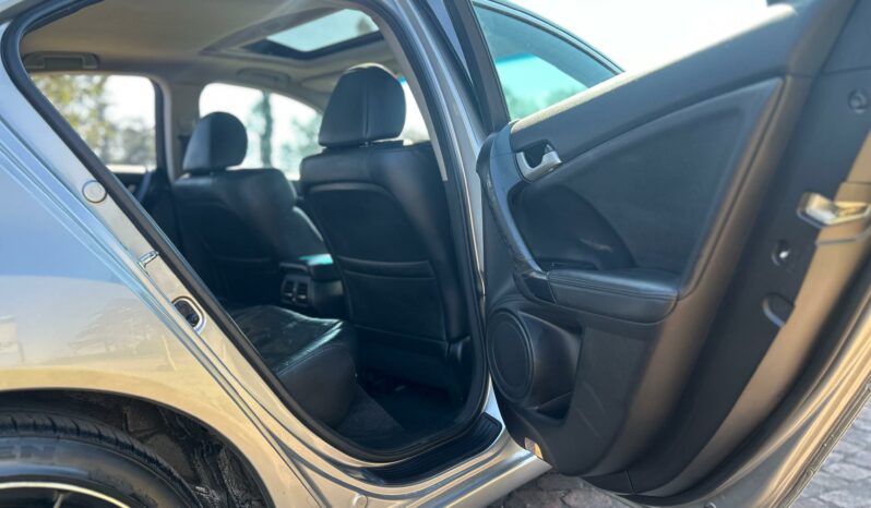 
								Honda Accord 2.4 Executive full									