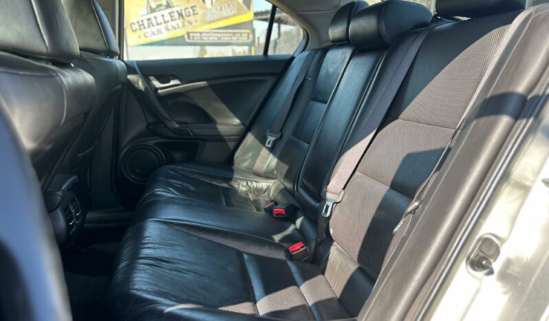
								Honda Accord 2.4 Executive full									