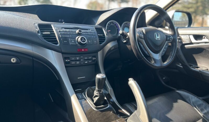 
								Honda Accord 2.4 Executive full									