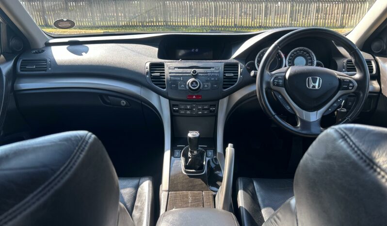 
								Honda Accord 2.4 Executive full									