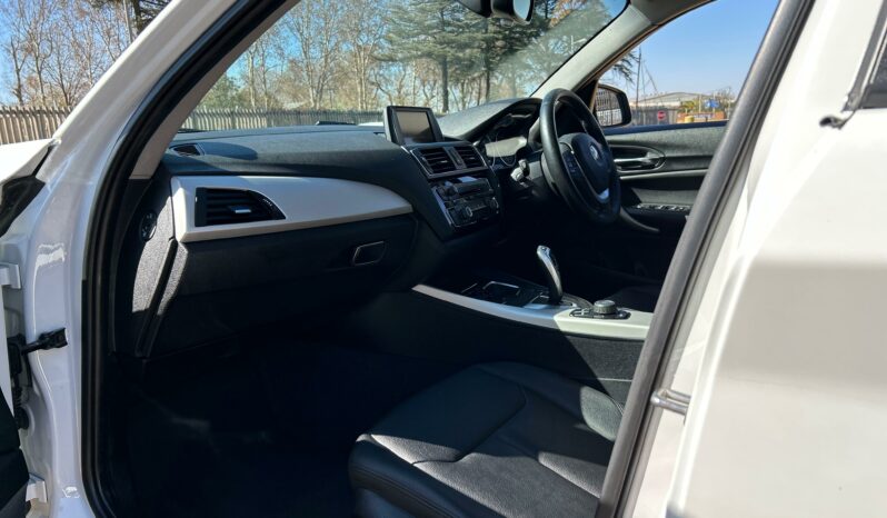 
								BMW 1 Series 118i 5-Door Auto full									