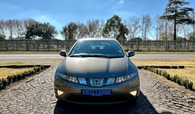 
								Honda Civic Hatch 1.8 EXi full									