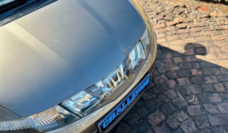 
								Honda Civic Hatch 1.8 EXi full									