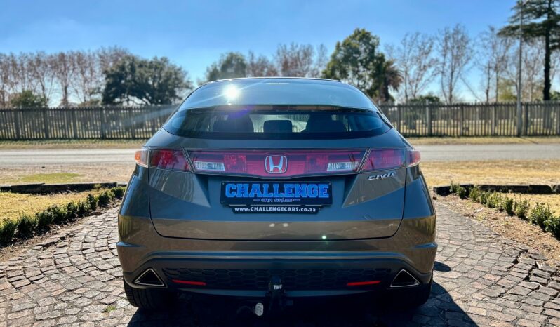 
								Honda Civic Hatch 1.8 EXi full									