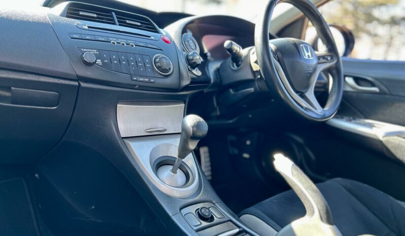 
								Honda Civic Hatch 1.8 EXi full									