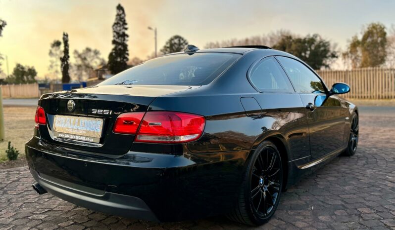 
								BMW 3 Series 325i Coupe M Sport full									