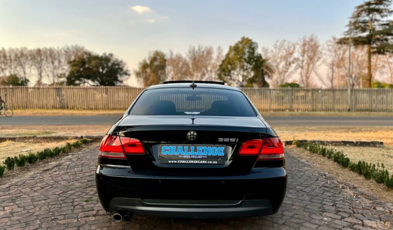 
								BMW 3 Series 325i Coupe M Sport full									