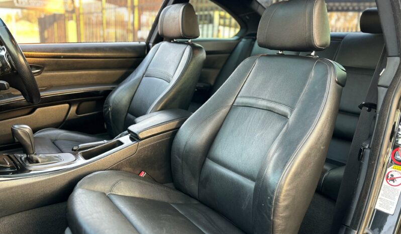 
								BMW 3 Series 325i Coupe M Sport full									