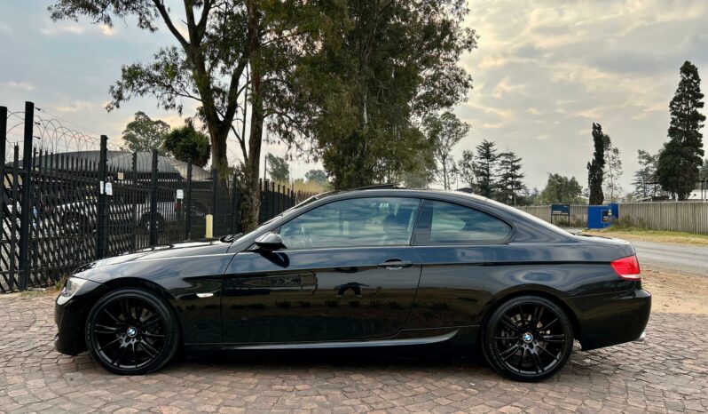 
								BMW 3 Series 325i Coupe M Sport full									
