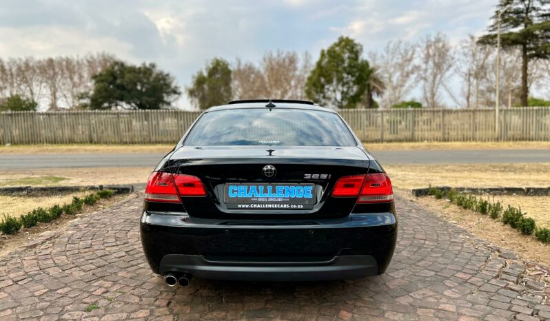 
								BMW 3 Series 325i Coupe M Sport full									