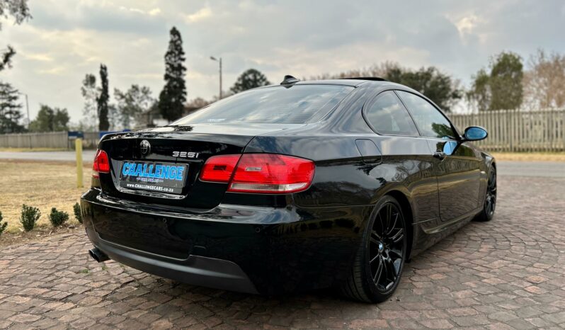 
								BMW 3 Series 325i Coupe M Sport full									