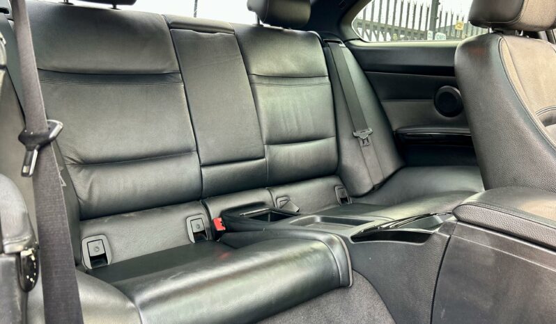 
								BMW 3 Series 325i Coupe M Sport full									