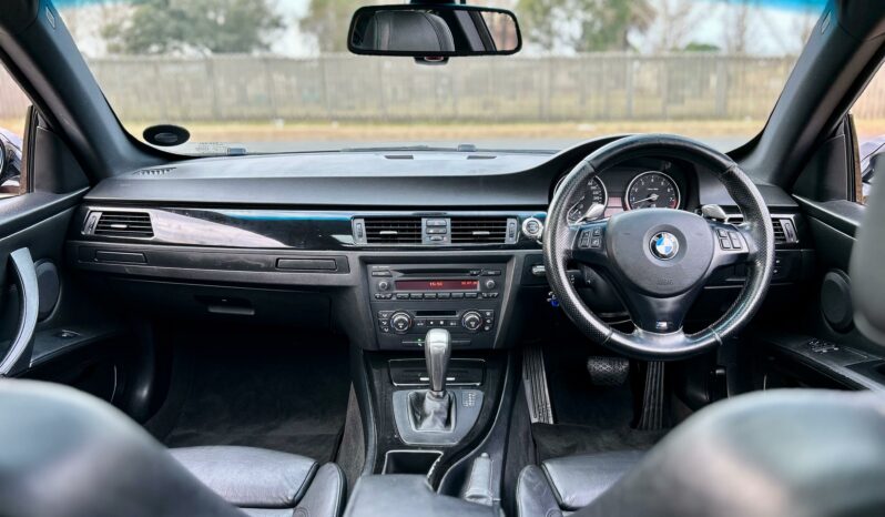 
								BMW 3 Series 325i Coupe M Sport full									