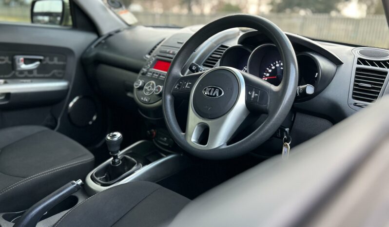 
								Kia Soul 1.6 full									