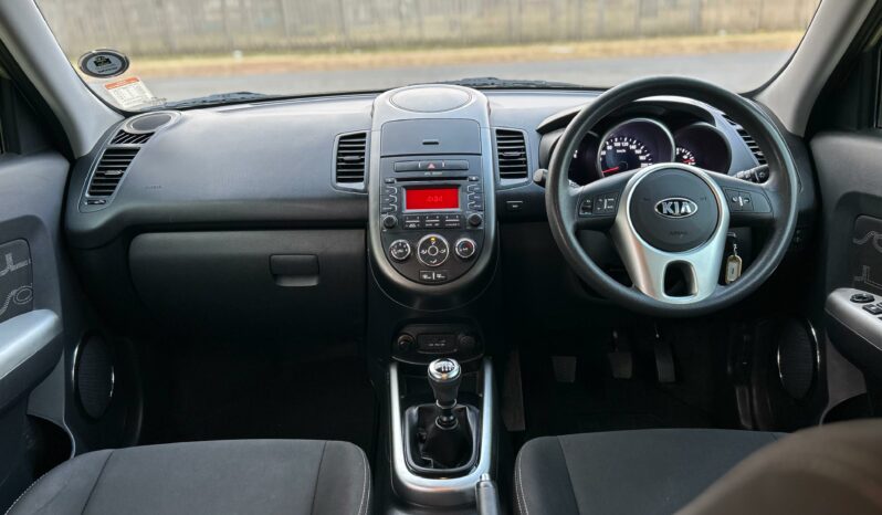 
								Kia Soul 1.6 full									