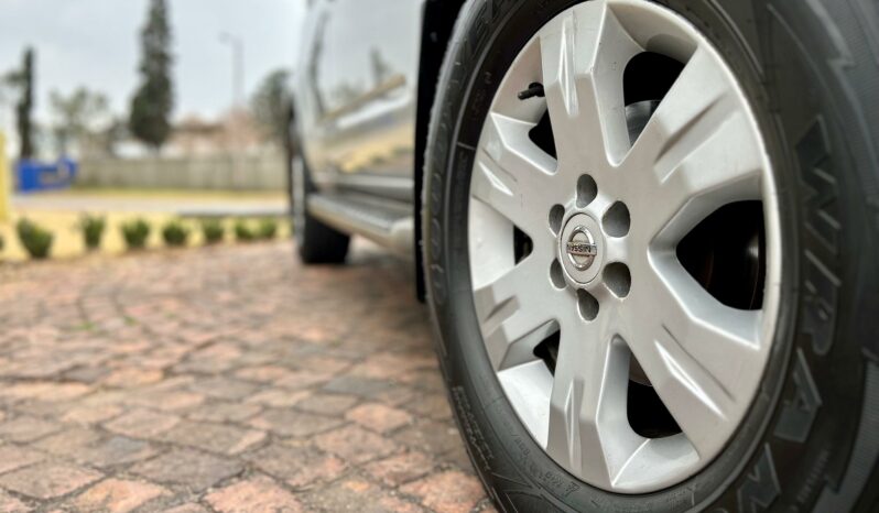
								Nissan Pathfinder 2.5 dCi 4×4 LE (7 seater) full									