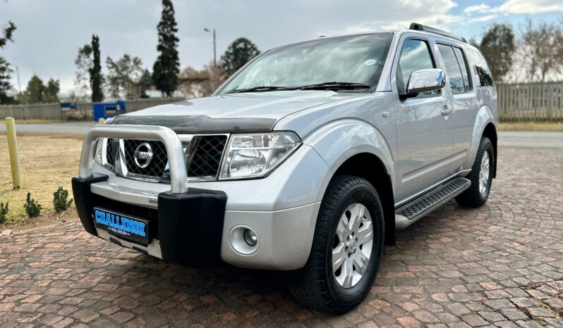 
								Nissan Pathfinder 2.5 dCi 4×4 LE (7 seater) full									